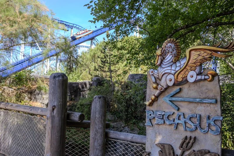 Bereich Griechenland, Pegasus Schild im Europa-Park
