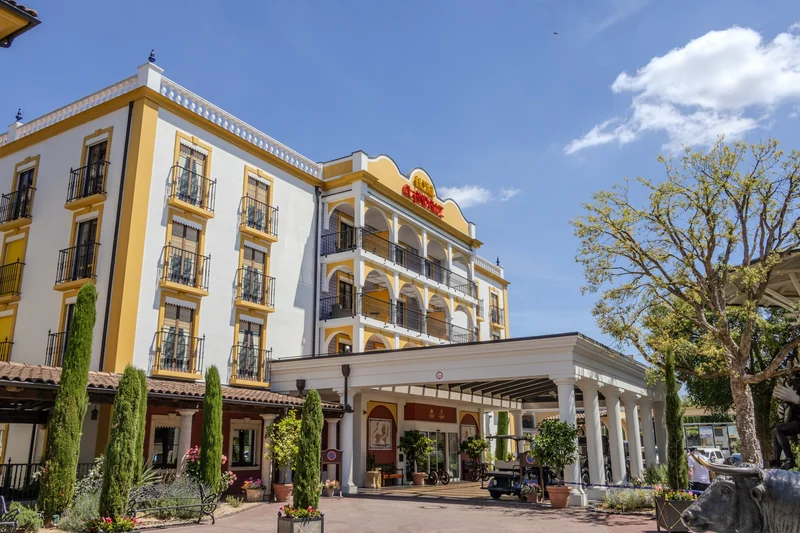 Hotel El Andaluz von vorne im Europa-Park