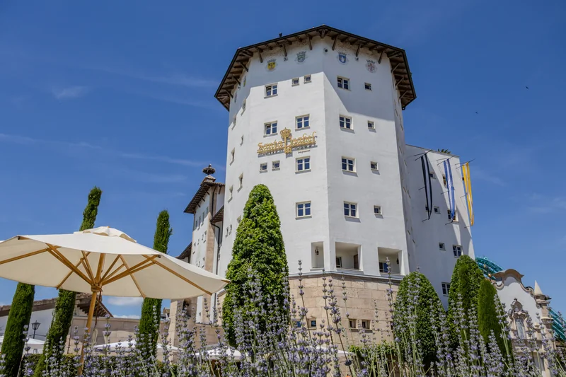 Hotel Santa Isabel von vorne im Europa-Park