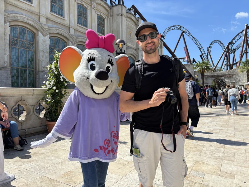 Der Park-Hirsch mit Edda im Europa-Park