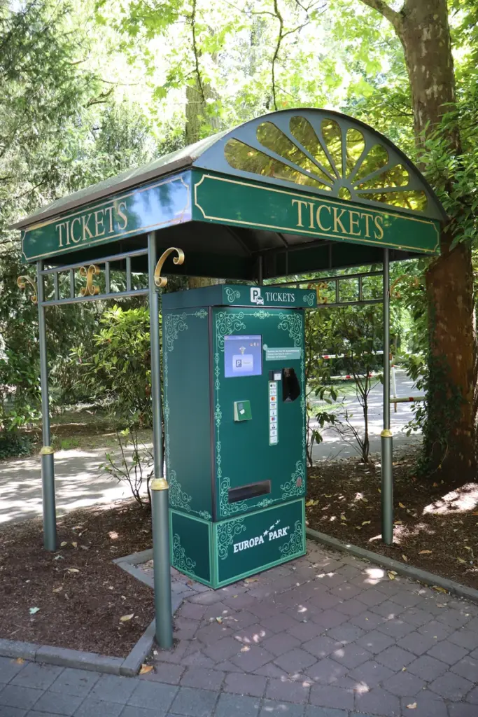Parken, Kassenautomat zum Bezahlen im Europa-Park