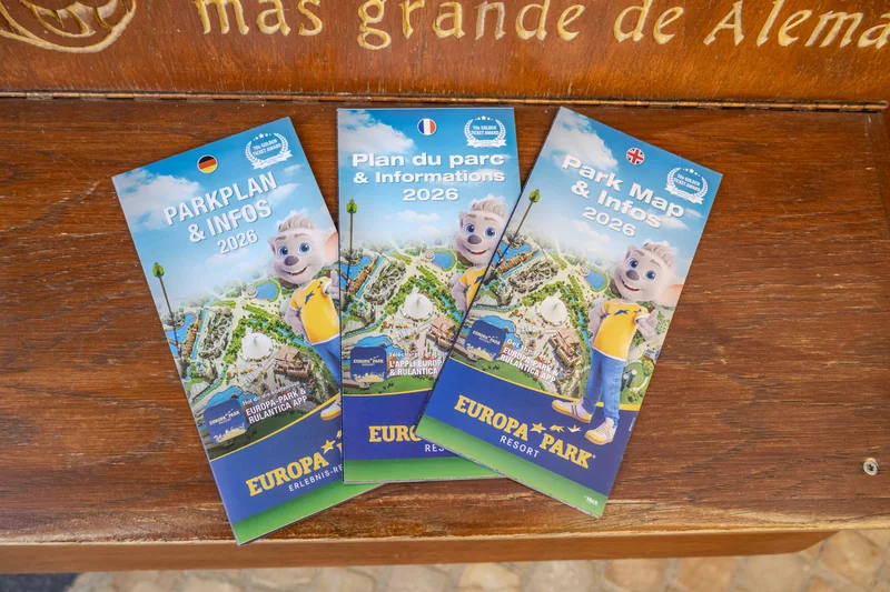 Parkplan mit grüner Banderole im Europa-Park